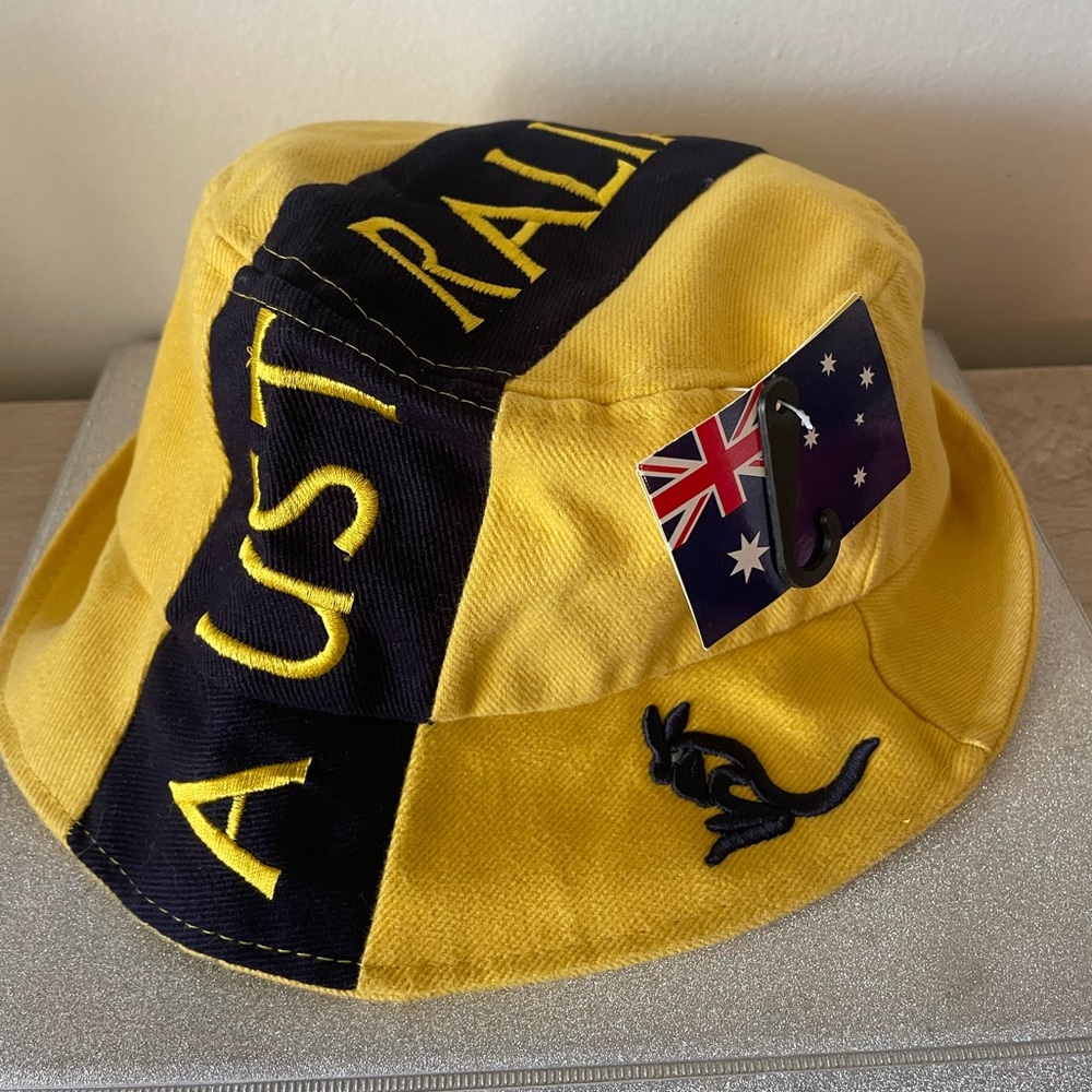 NWT Travel Themed Australia Bucket Hat
